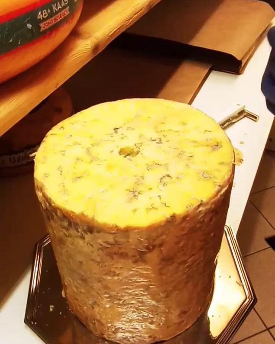 NA 3 WEKEN WACHTEN IS  HET ZOVER! BLUE STILTON, dé KONING van de Engelse kazen. …